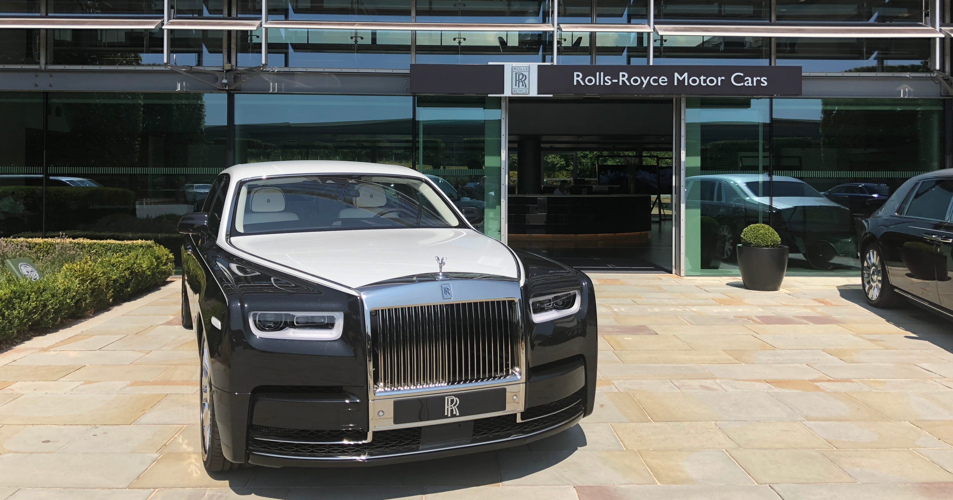 Rolls Royce Welcome To The Home Of The Most Luxurious