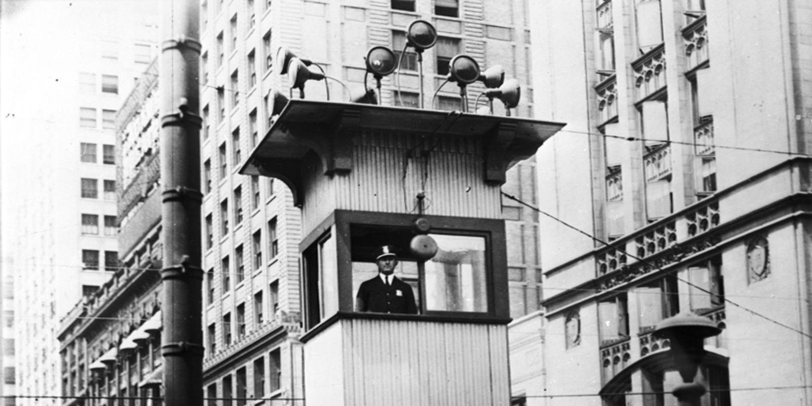 Who Invented The First Electric Traffic Light Shelly Lighting who-invented-the-first-electric-traffic-light-shelly-lighting