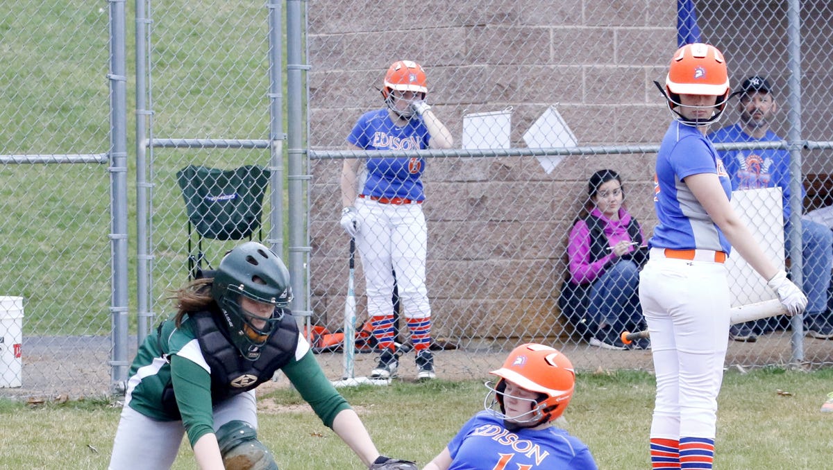 Gallery Newfield at Edison softball