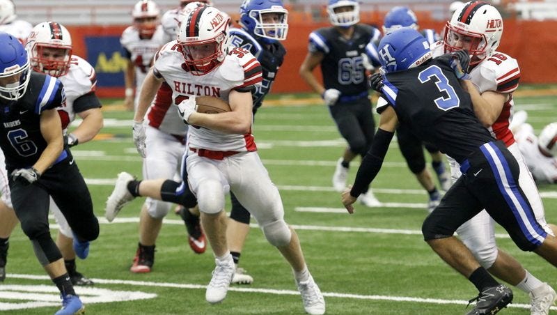 Hilton S Max Chamberlain Rushes For Team Record 6 Touchdowns