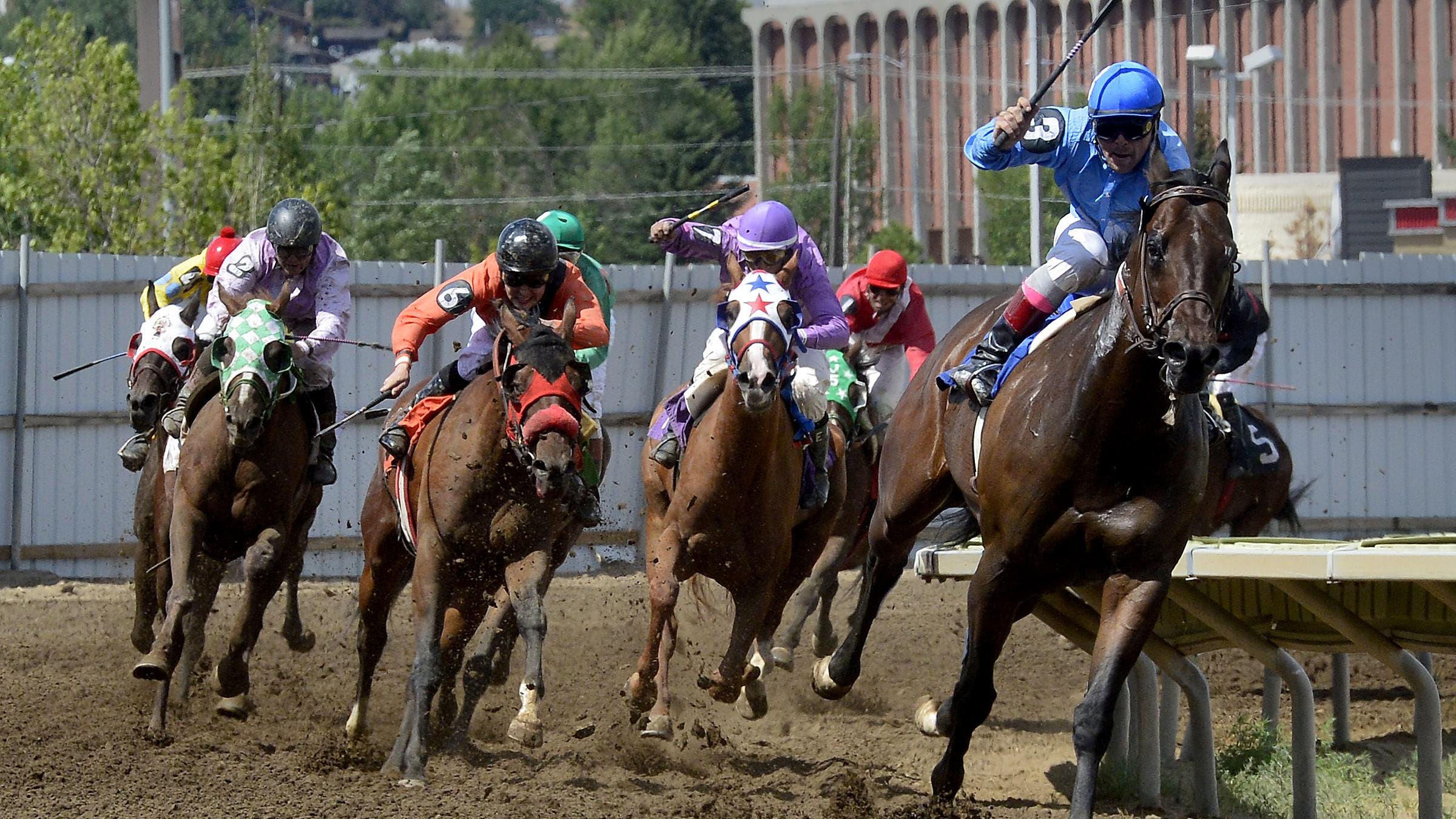 B9322947330Z.1_20160714154714_000_GLTF03A3V.10.jpg?width=2400&height