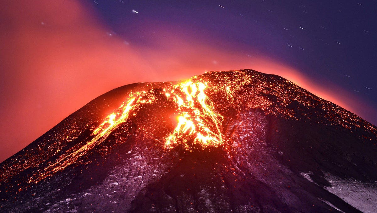 Volcano erupts in Chile
