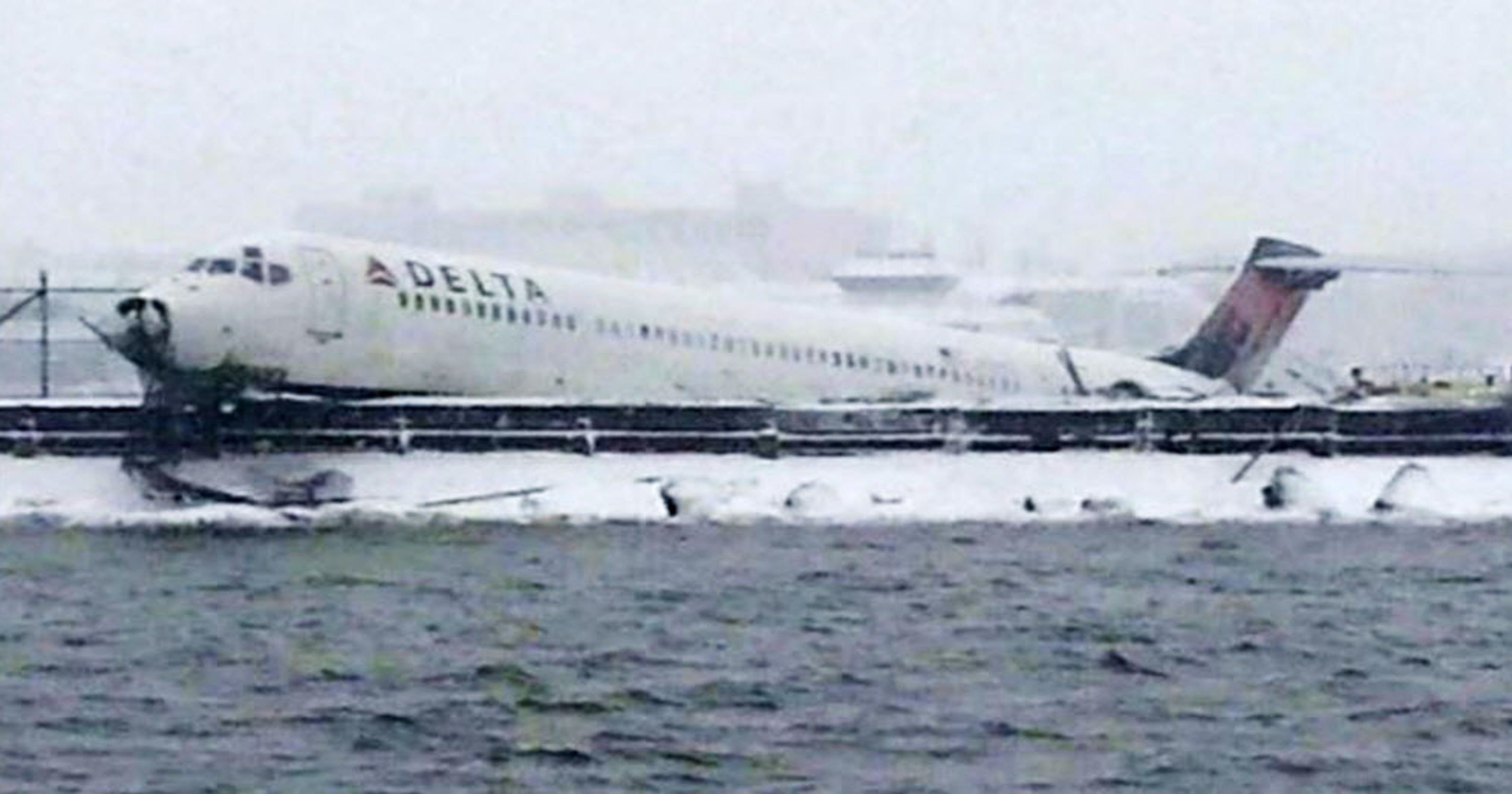 NTSB Ineffective rudder in slick braking led to Delta runway accident