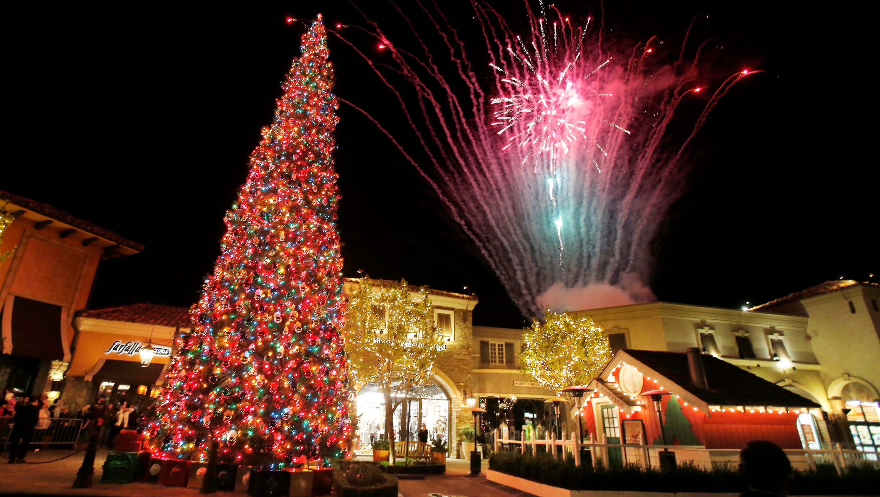 Holiday tree-lighting ceremonies in Ventura County