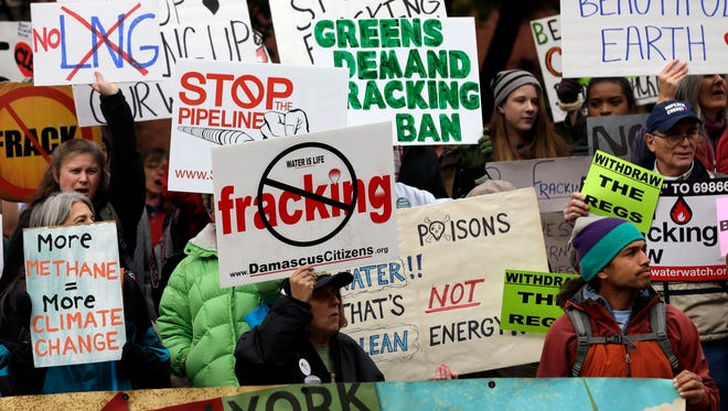 Opponents of hydraulic fracturing for natural gas rallied at the New York State Department of Environmental Conservation on Oct. 30, 2013.