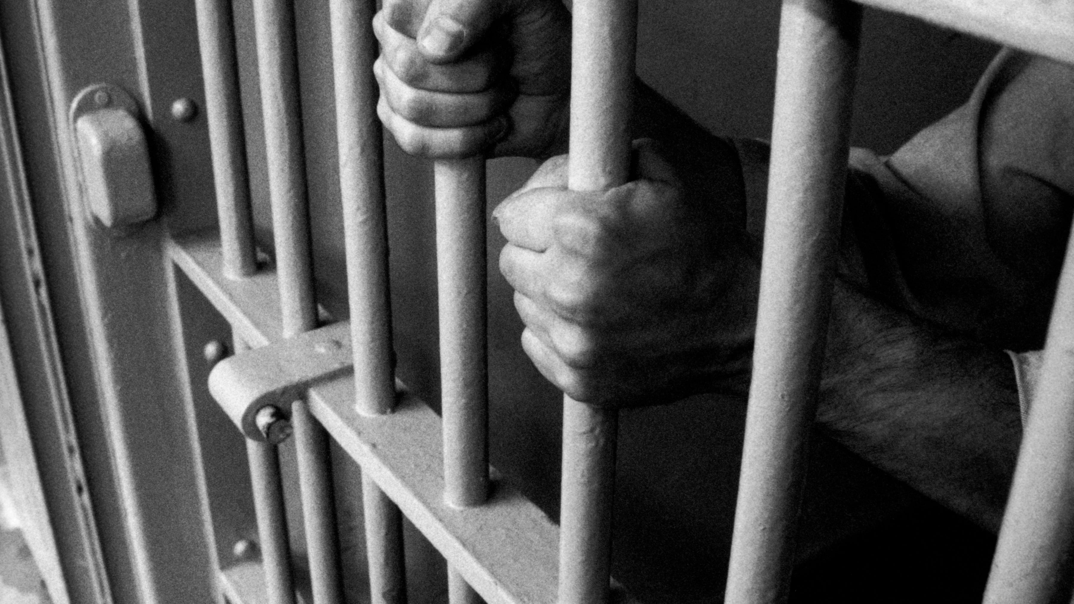 underway palestinians escape prison underway palestinians escape prison