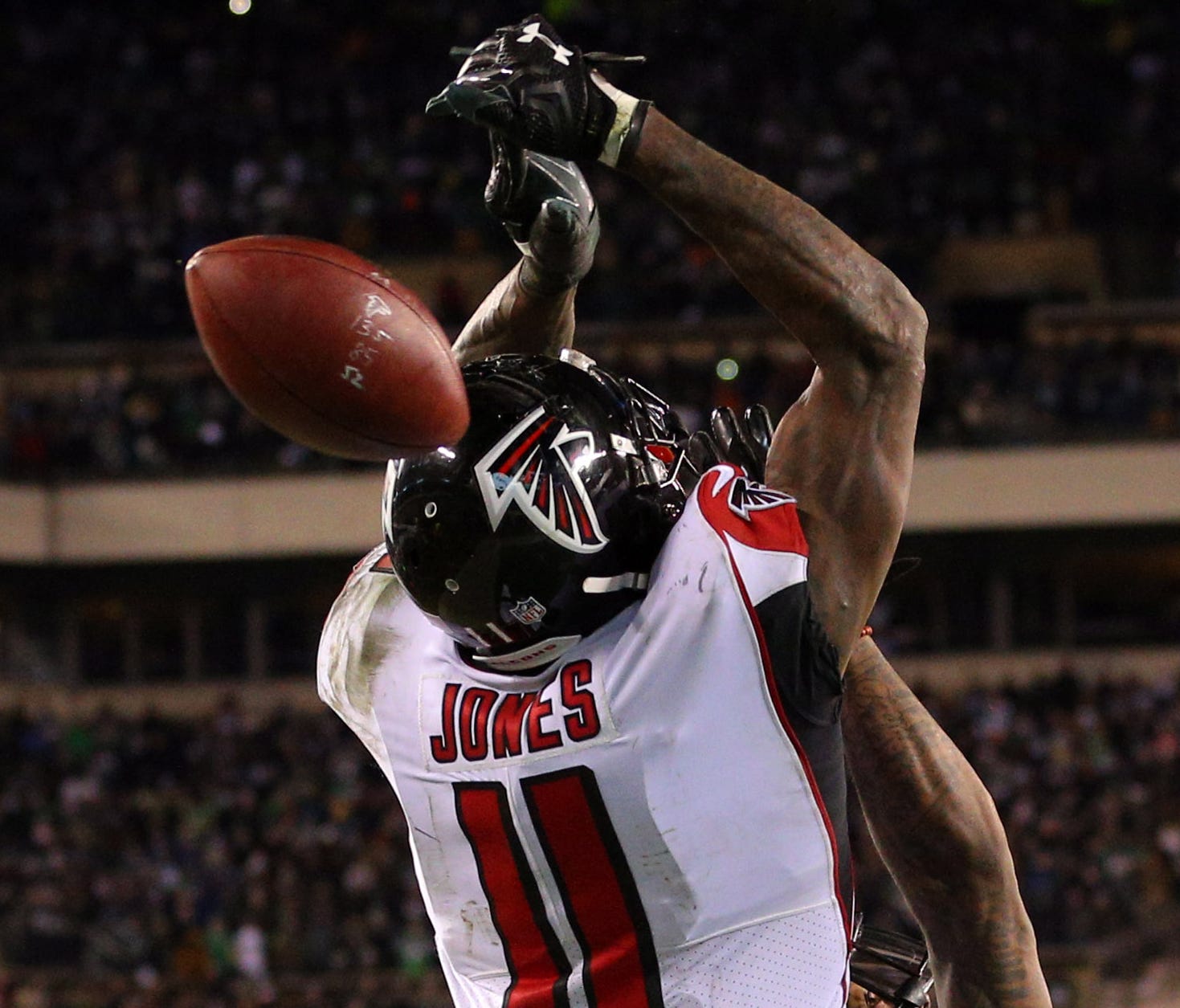 Falcons WR Julio Jones (11) misses a pass in the end zone on Atlanta's final offensive play in Saturday's loss.