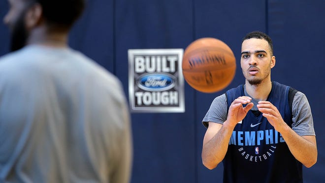Obi Enechionyia works out with the Grizzlies on Monday afternoon at FedExForum.