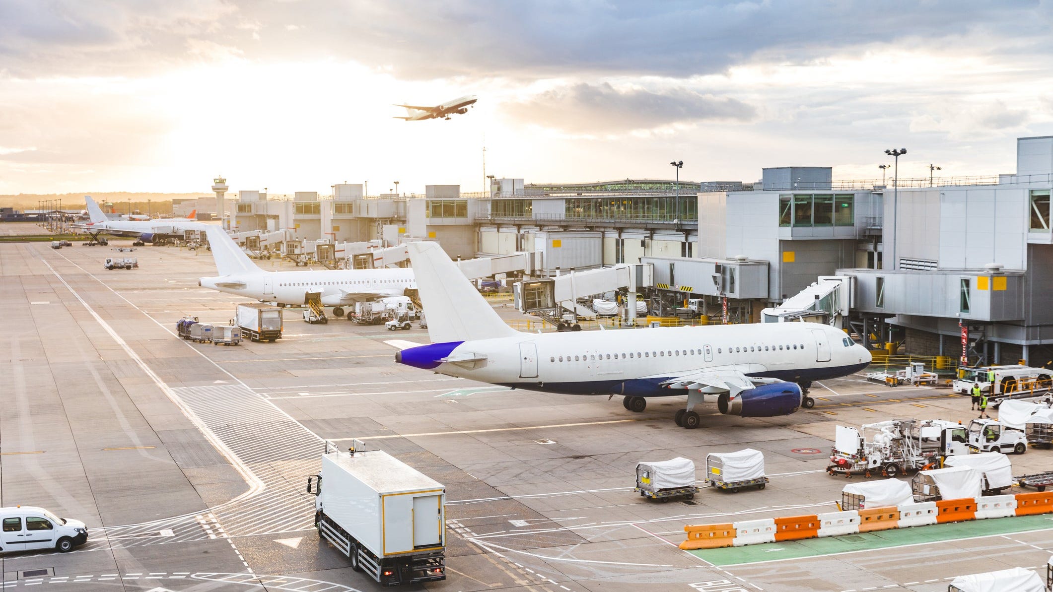 Coronavirus Us Airports Reduce Operations As Travel Declines