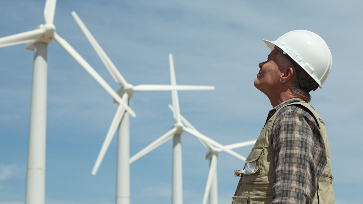 The image in meme about the extraction of wind turbines is from Sweden