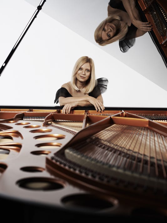 Review: Valentina Lisitsa dazzles but misses mark