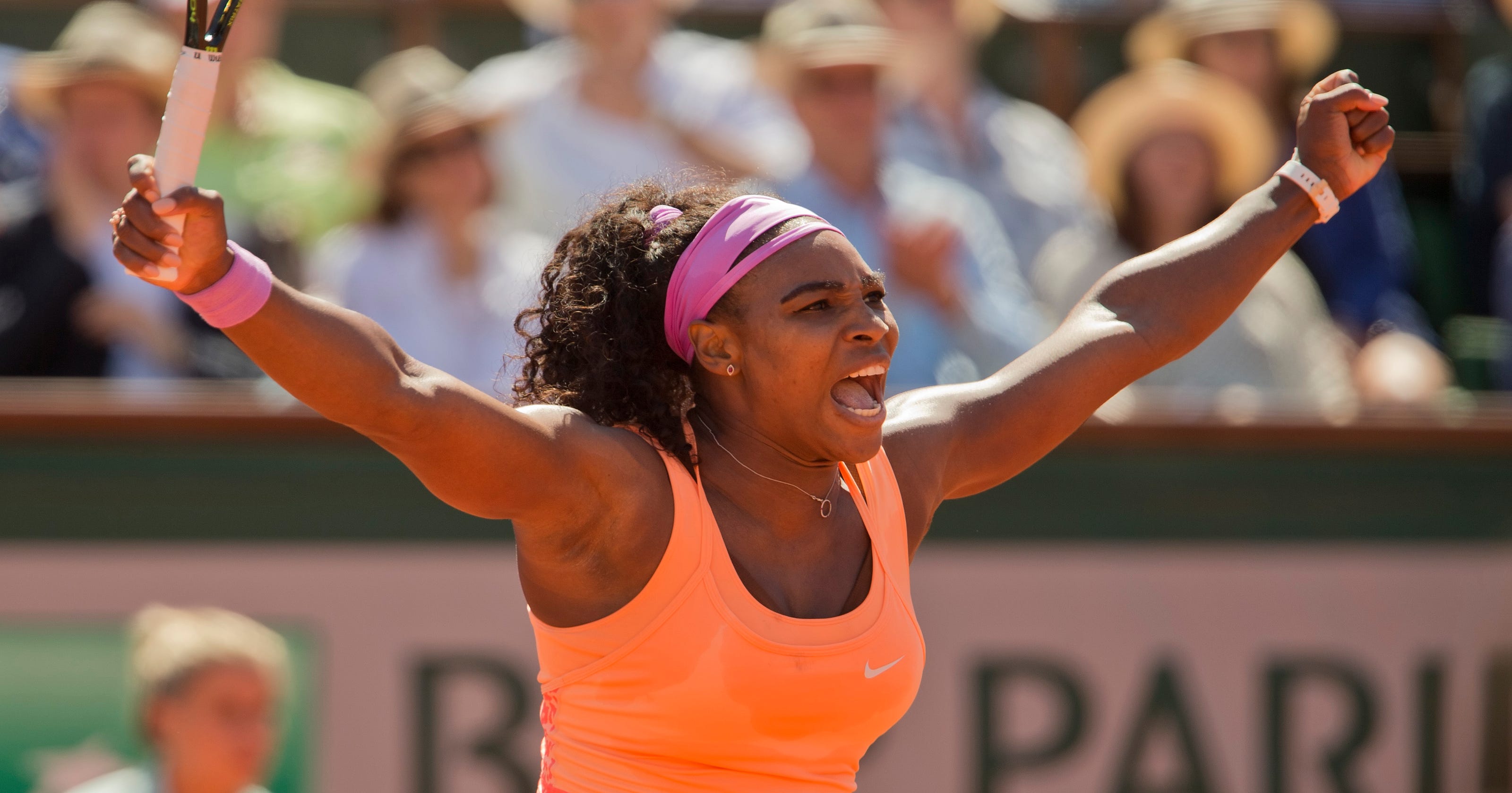 Serena, Venus Williams could meet in fourth round at Wimbledon