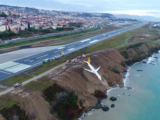 EPA EPASELECT TURKEY PASSENGER PLANE ACCIDENT DIS TRANSPORT ACCIDENT TUR