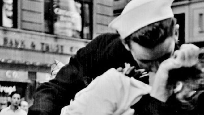 Ross County Man Says He Witnessed Iconic Kiss