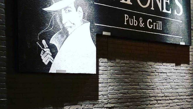 Capone's Pub & Grill in Manitowoc will close for good Saturday.