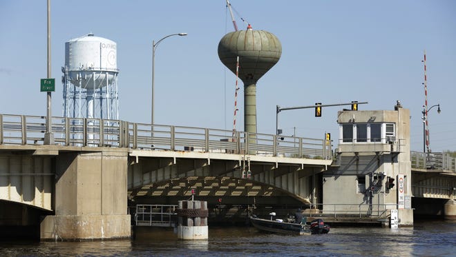 The Wisconsin Department of Transportation announced its choice of a new design for the replacement of the Oregon/Jackson Street Bridge. The bridge is slated to have construction start in 2028.