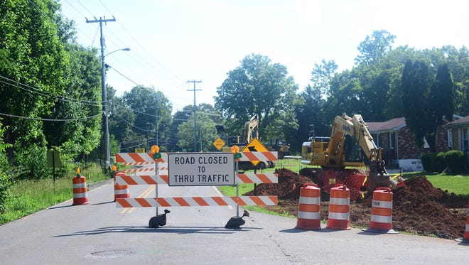 With construction underway at the intersection of Edmondson Ferry Road and the U.S. Highway 41A Bypass, portions of Edmondson Ferry have been closed.