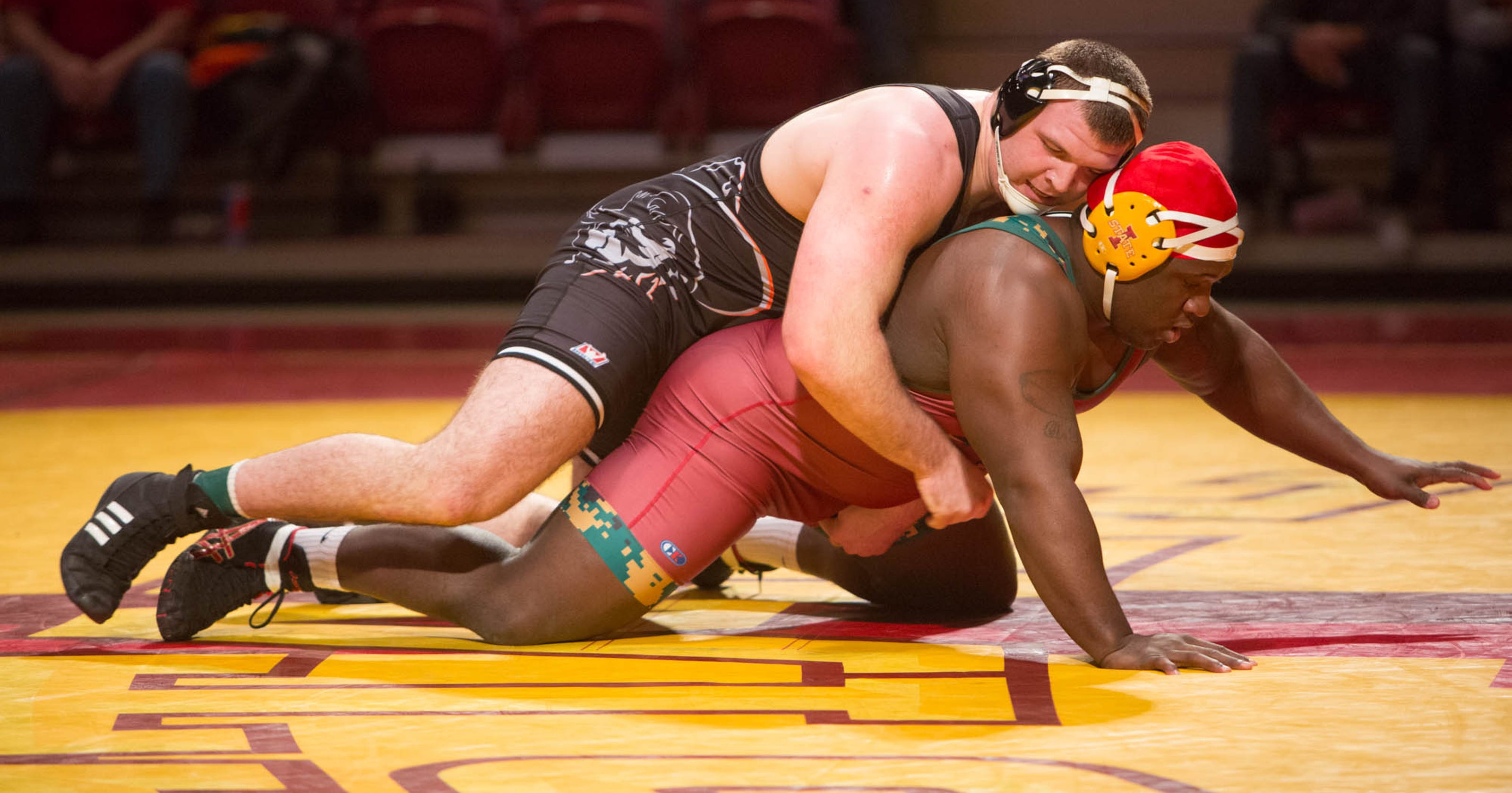 iowa-state-wrestling-team-falls-to-oklahoma-state-again