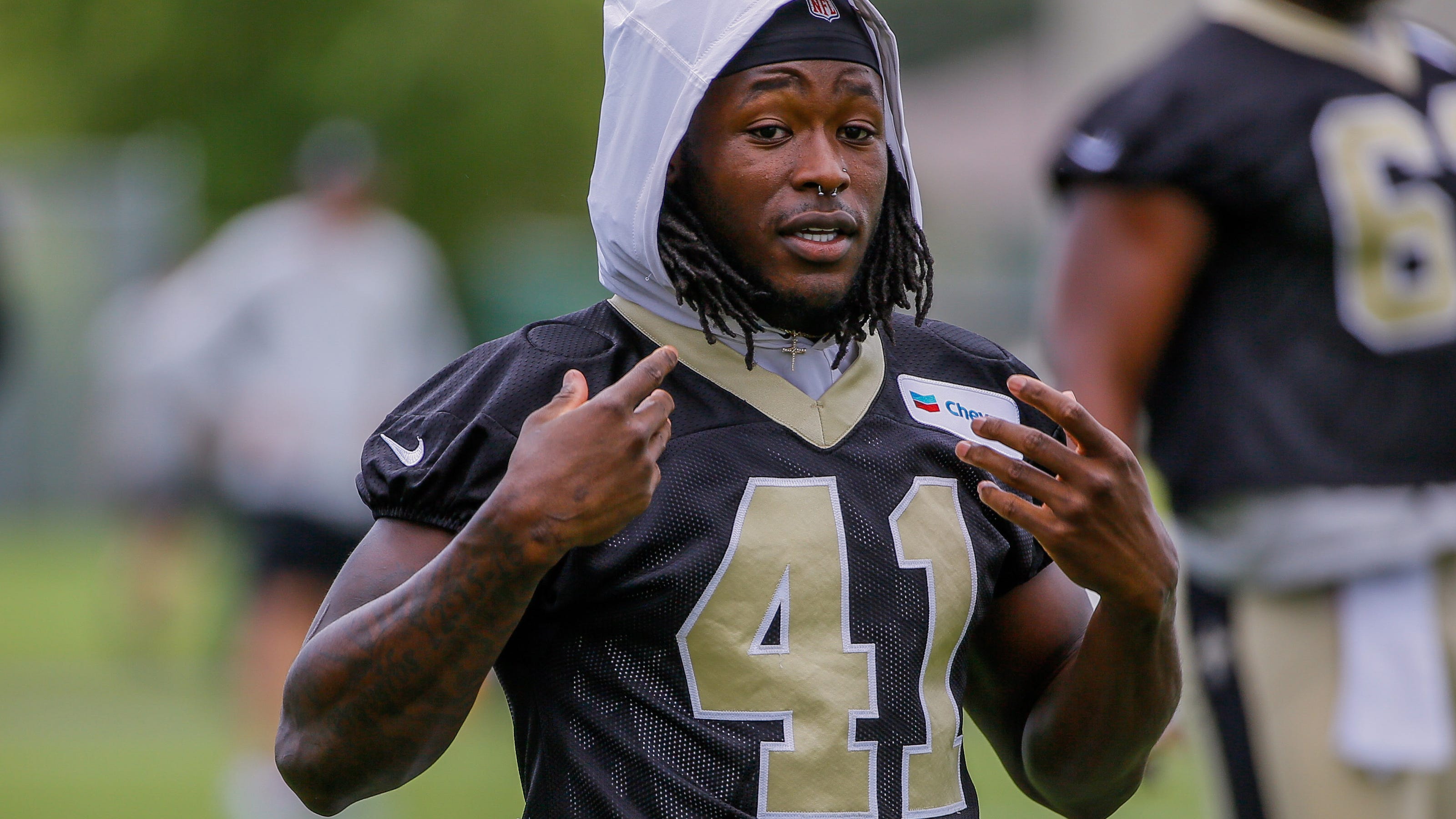 Alvin Kamara: Saints would have 'beat the (expletive)' out of Eag...