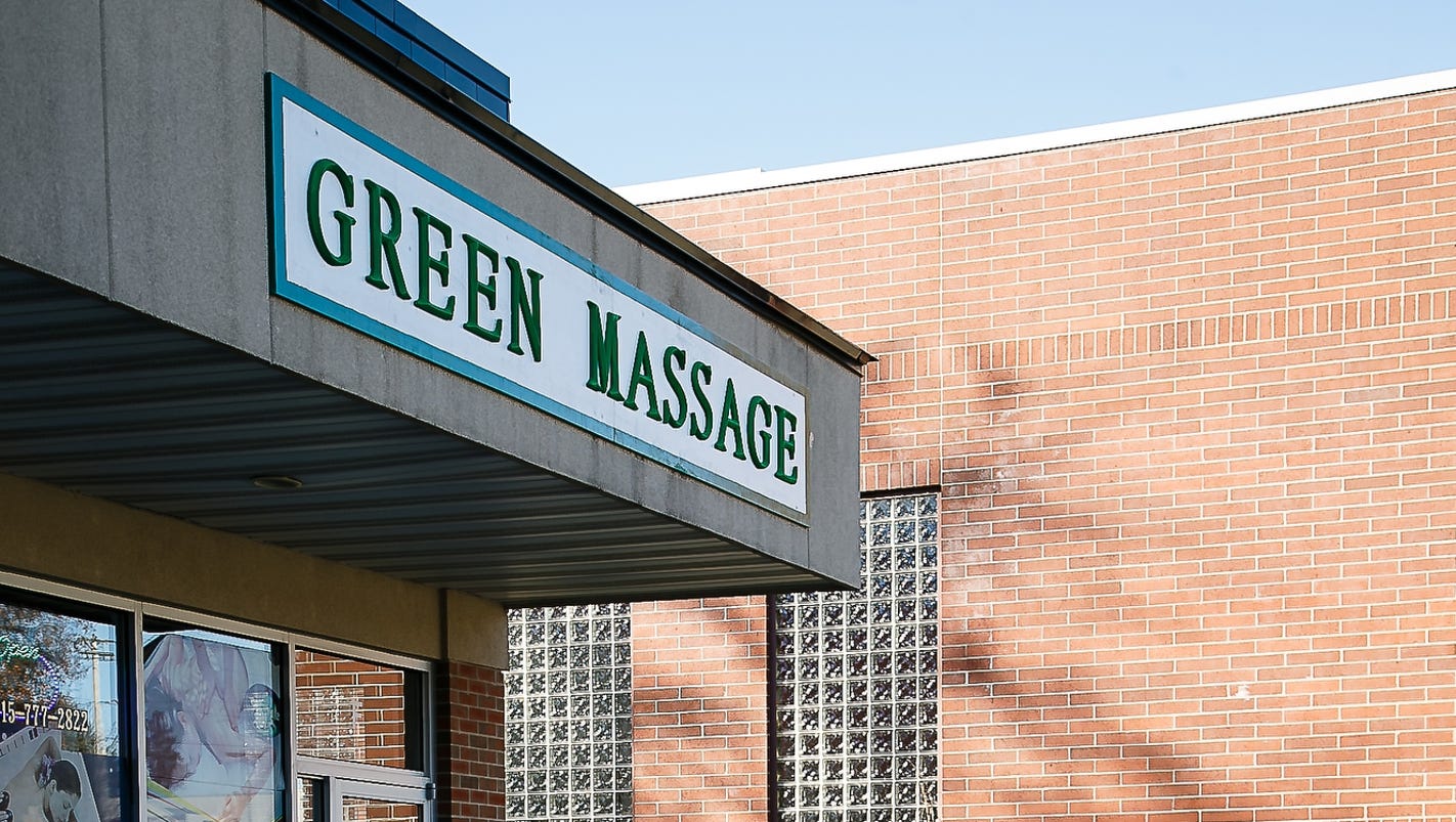 Des Moines police arrest four after massage parlor complaints