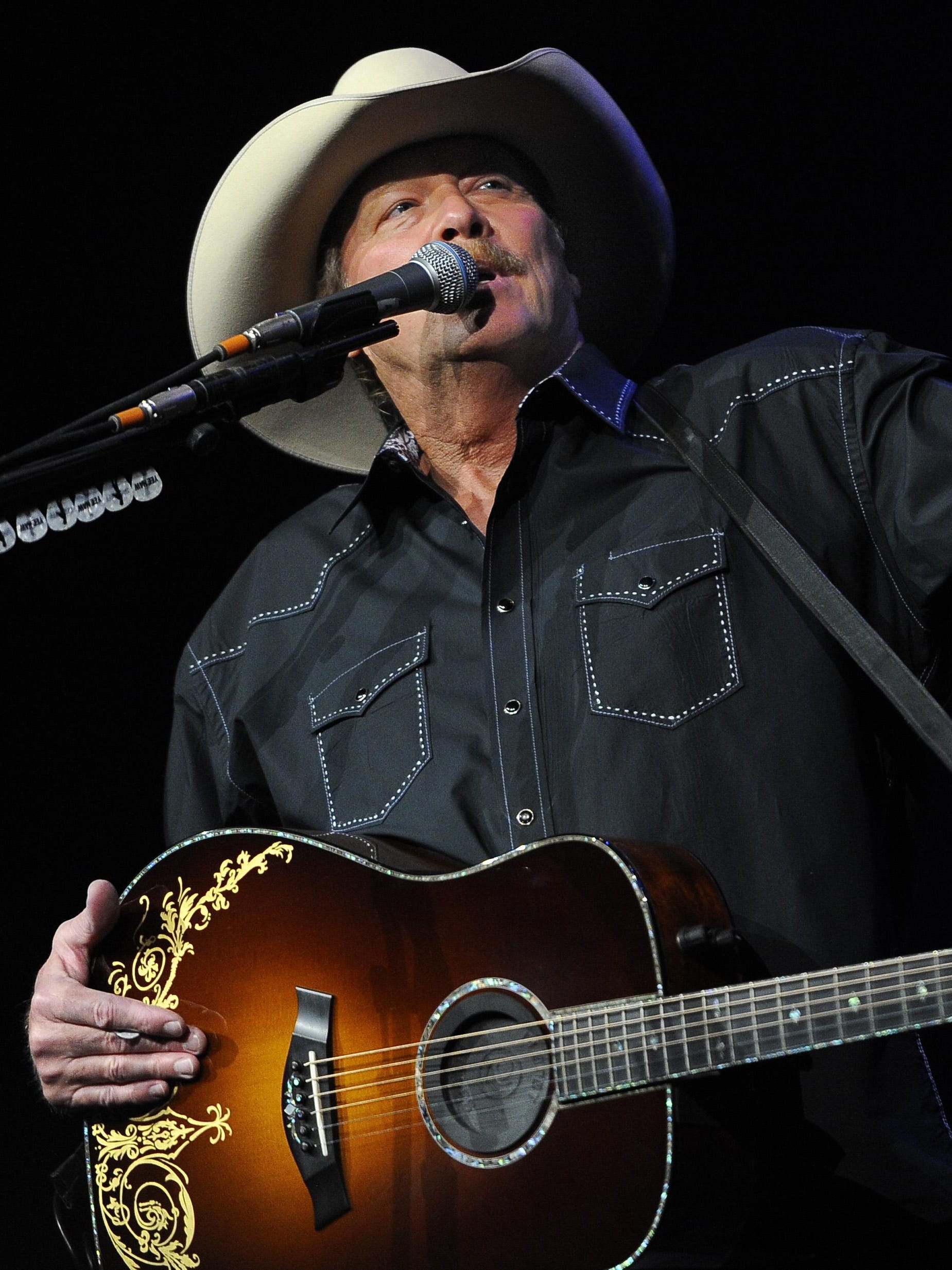 Alan Jackson Still Lives The Honky Tonk Dream