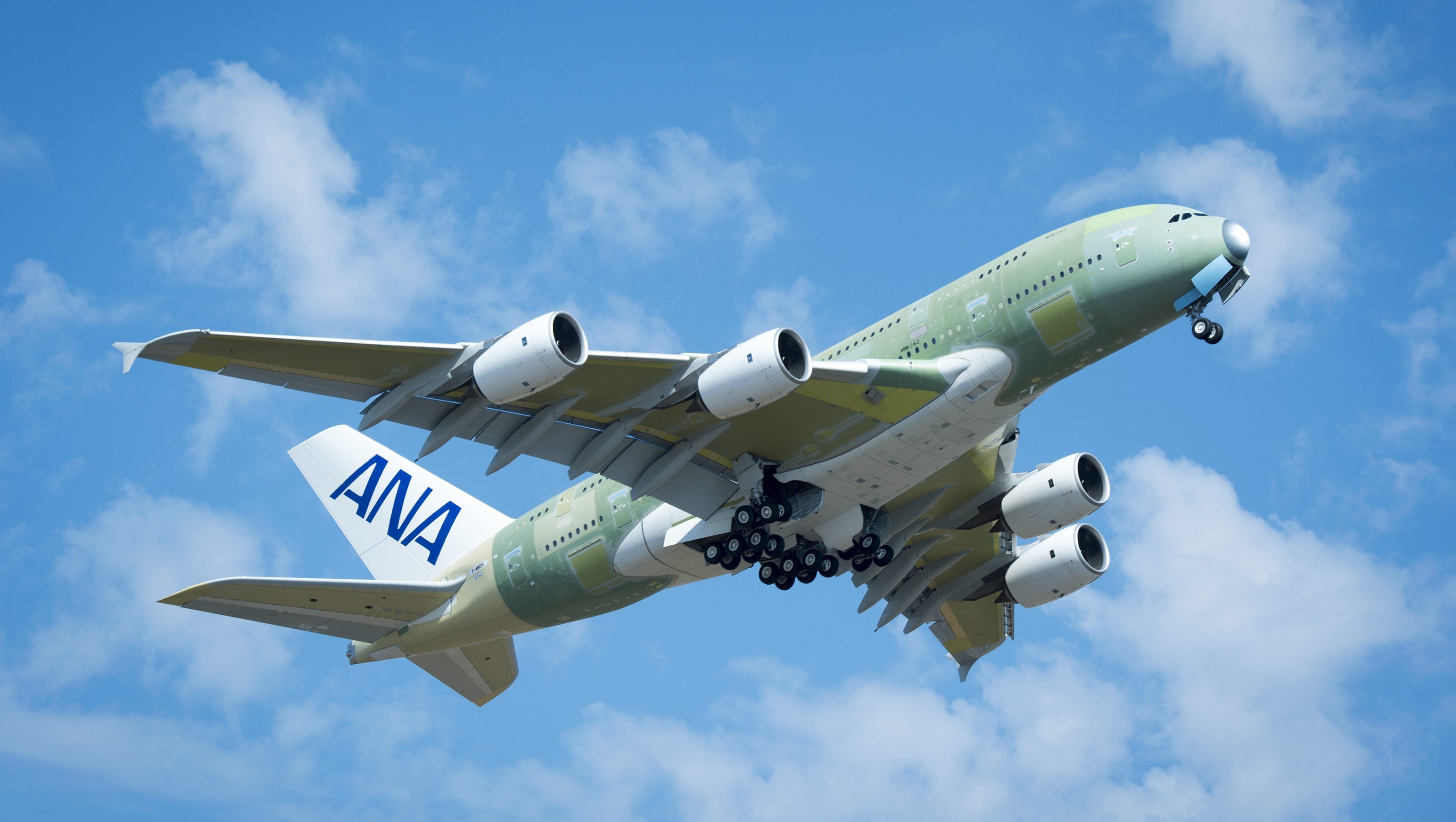 636728080093577921-First-ANA-A380-take-off-1.jpg?width=3200&height=1808&fit=crop&format=pjpg&auto=webp
