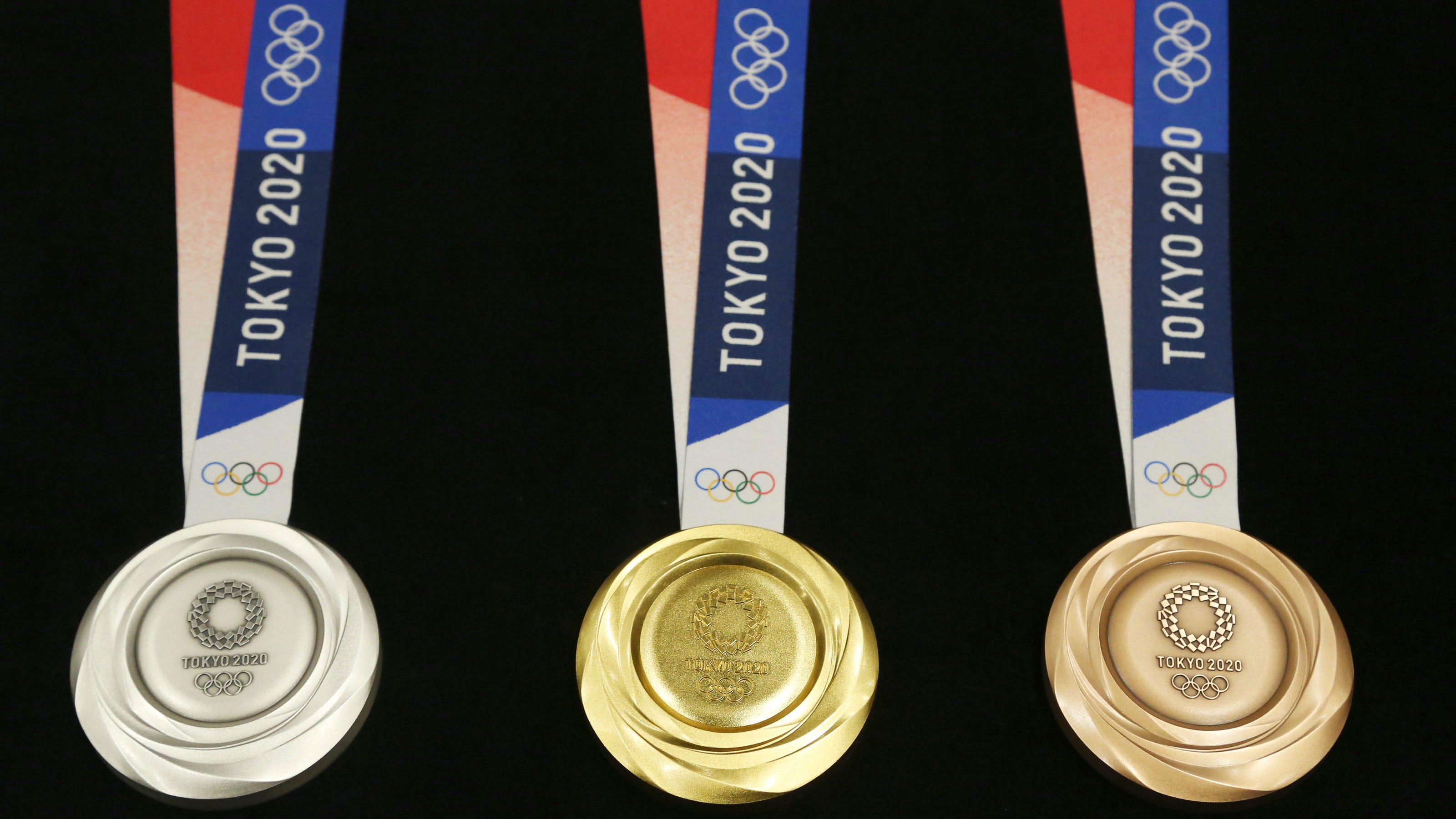 What do Olympics gold, silver and bronze medals look like in 2021?