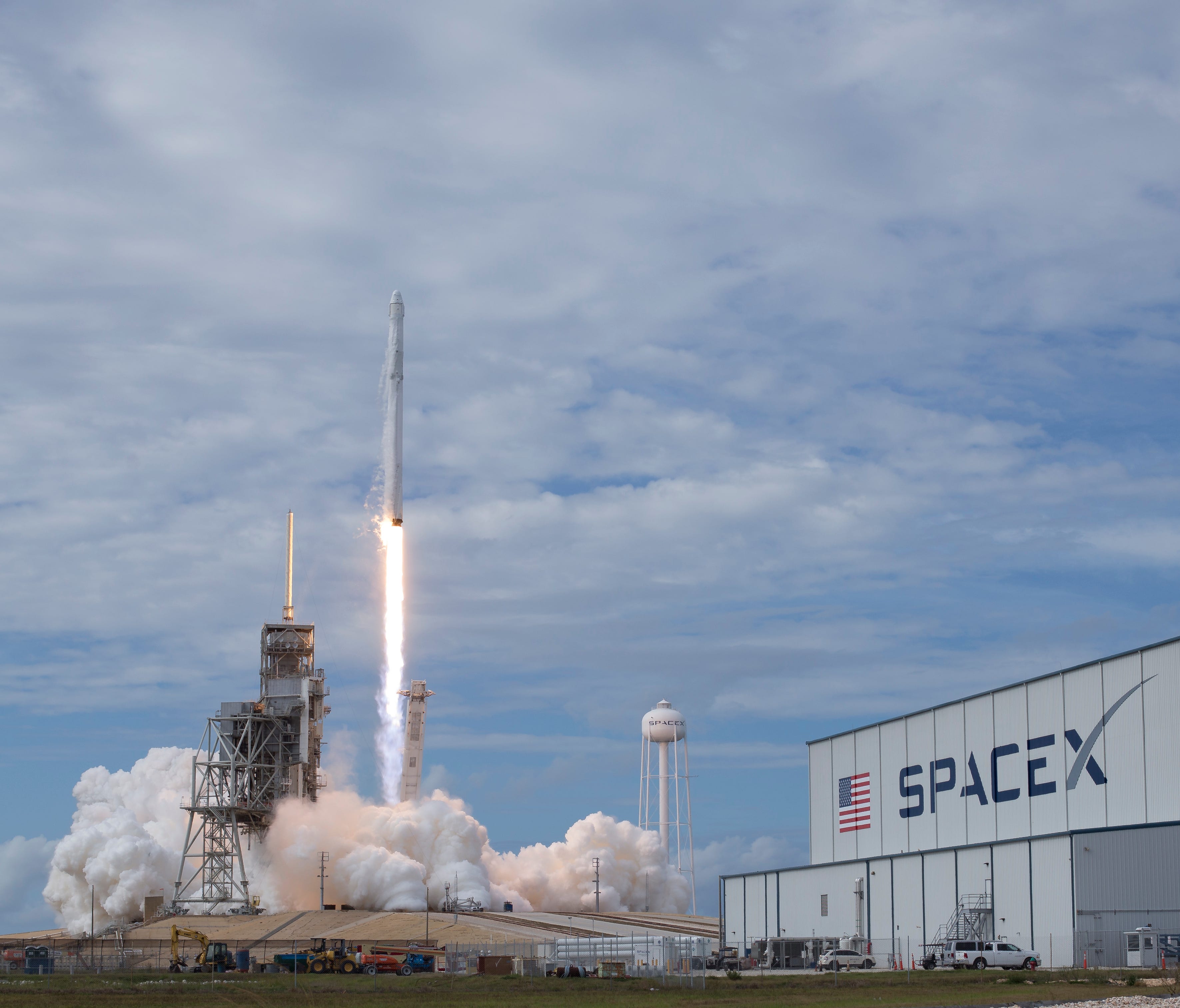 CAPE CANAVERAL, FL - JUNE 03:  In this handout provided by the National Aeronautics and Space Administration (NASA), the SpaceX Falcon 9 rocket, with the Dragon spacecraft onboard, launches from pad 39A at NASA's Kennedy Space Center on June 3, 2017 