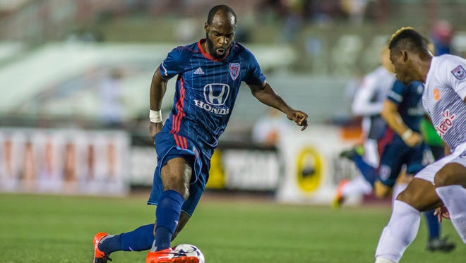 Don Smart dribbles the ball for the Indy Eleven against Puerto Rico FC on Wednesday, October 4.