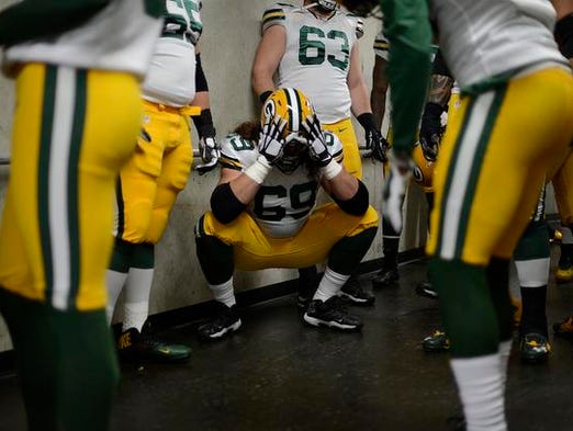 Green Bay Packers left tackle David Bakhtiari gets
