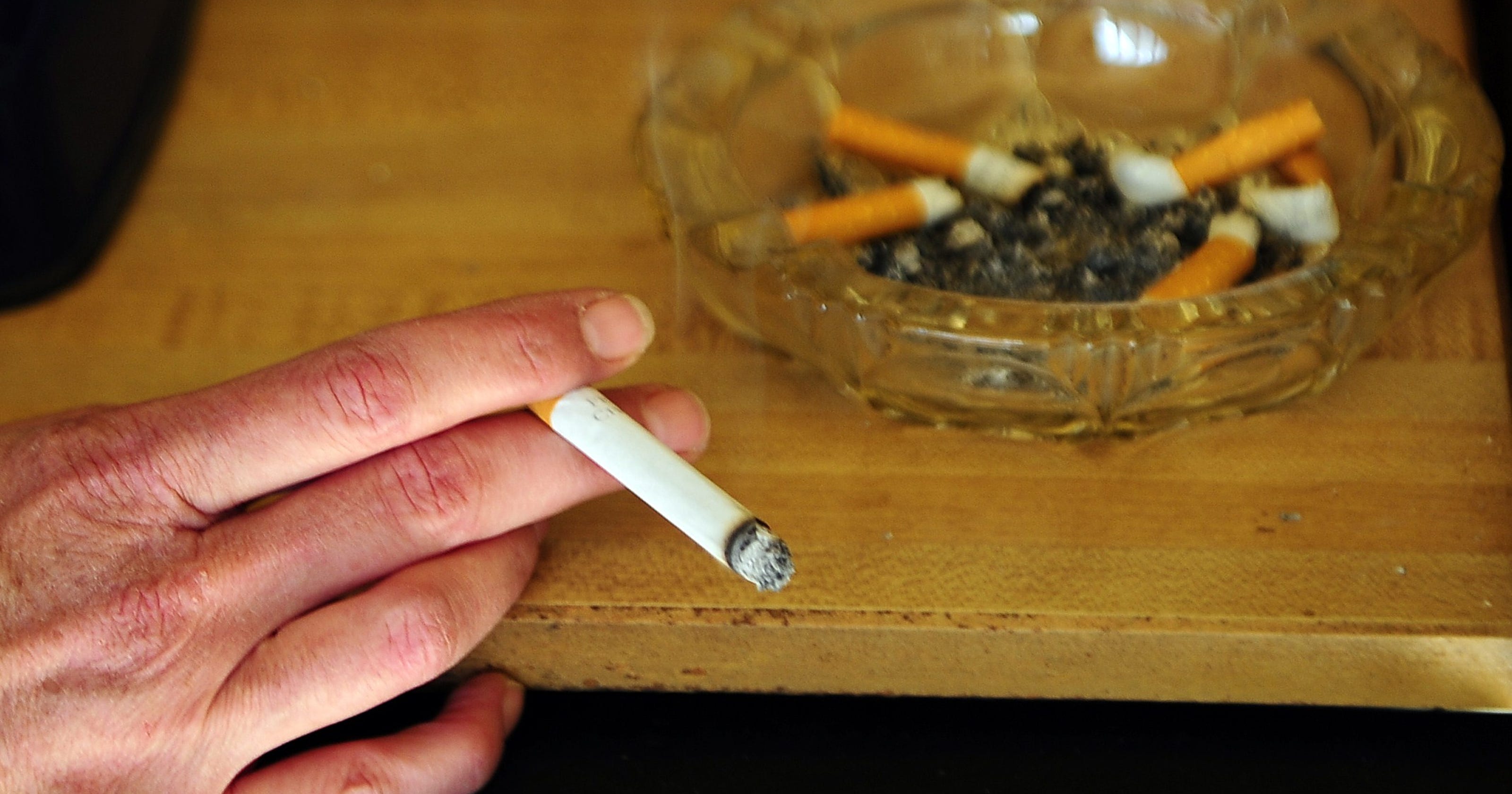 Camel Maker Reynolds Halts Workplace Smoking - 