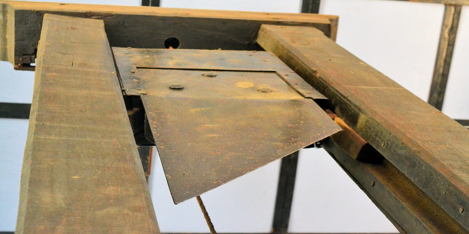 Fact check: Claim stating US bought 30,000 guillotines is fake