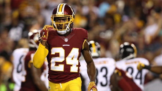 Defensive back Josh Norman #24 of the Washington Redskins acknowledges the crowd in the second quarter against the Pittsburgh Steelers at FedExField on September 12, 2016 in Landover, Maryland.