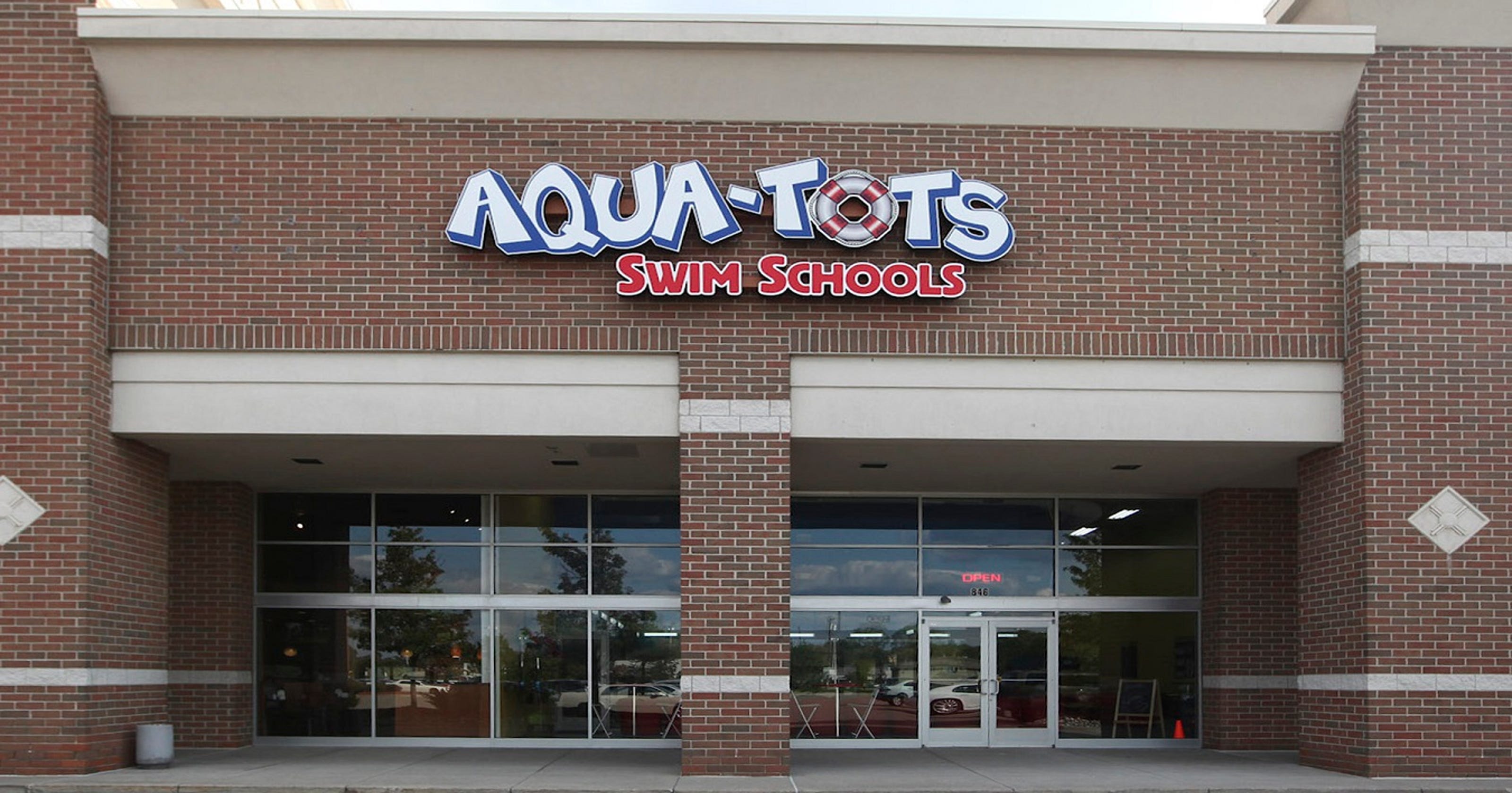 Swim school opens in West Des Moines