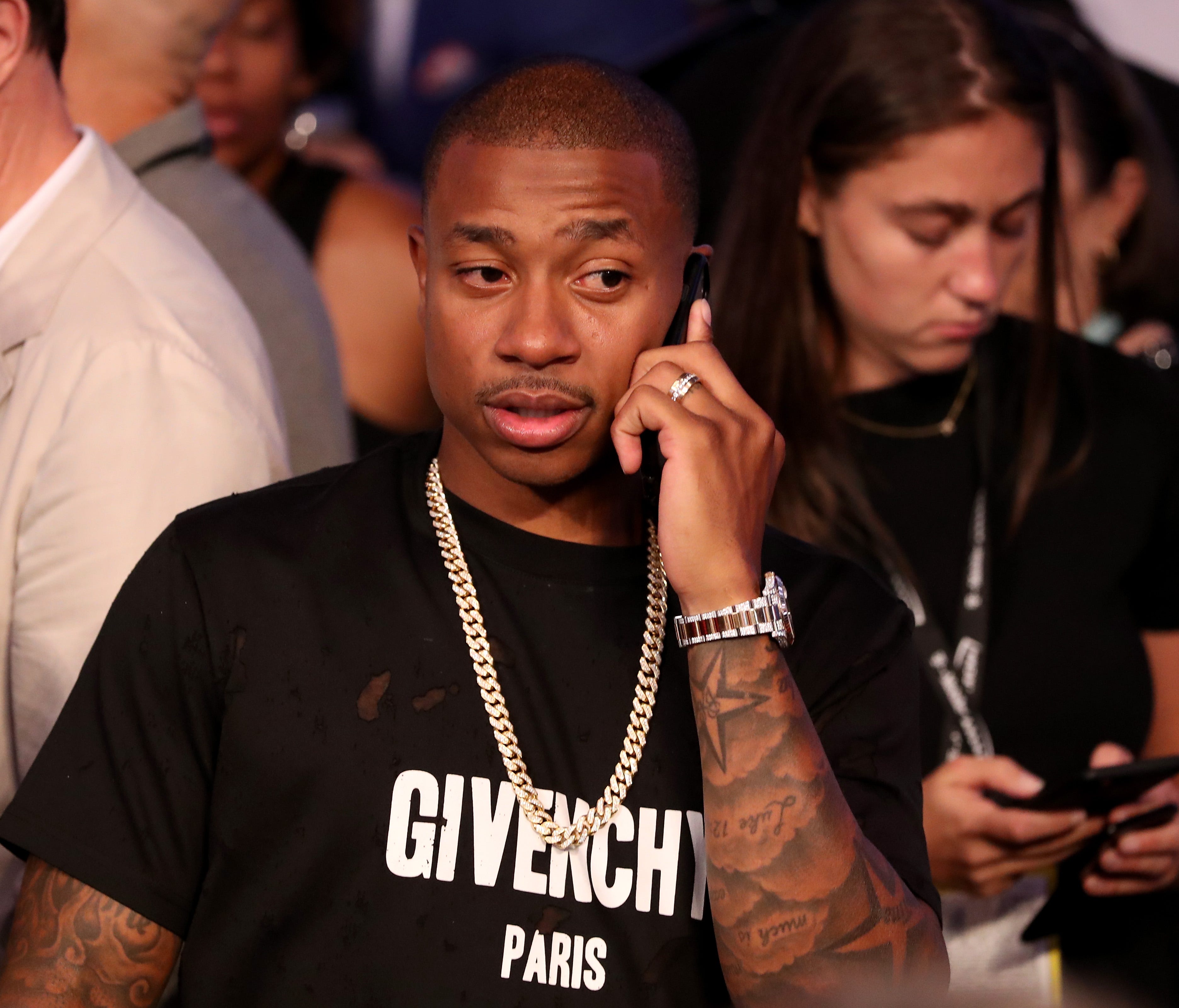 Isaiah Thomas attends the super welterweight boxing match between Floyd Mayweather Jr. and Conor McGregor.
