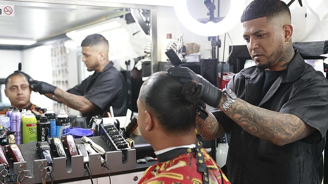 Hair salons, barber shops remained closed for now in Florida