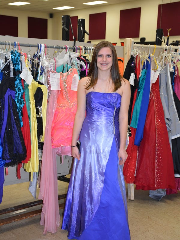 Prom Dress Sale Draws Area Teens 