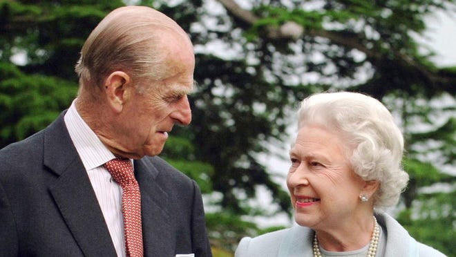 Le prince Philip relie l’arrière-petite-fille Mia sur une photo rare Le prince Philip relie l’arrière-petite-fille Mia sur une photo rare