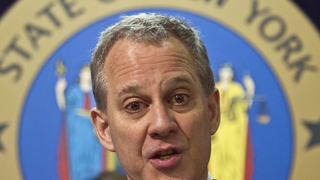 New York Attorney General 
 Eric Schneiderman ordered a pair of daily fantasy sports giants to stop taking wagers, arguing that they run afoul of the state’s gambling laws.