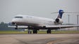 A United Express Bombardier CRJ-700 regional jet lands
