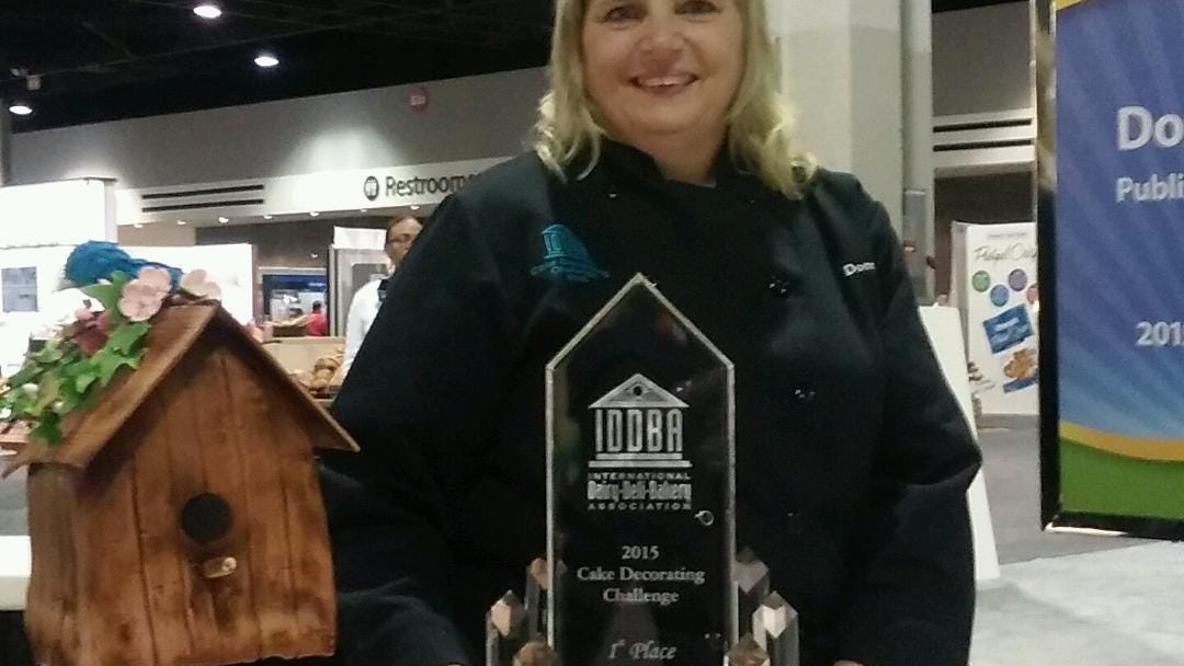 Cape Coral Publix cake decorator ices national competition