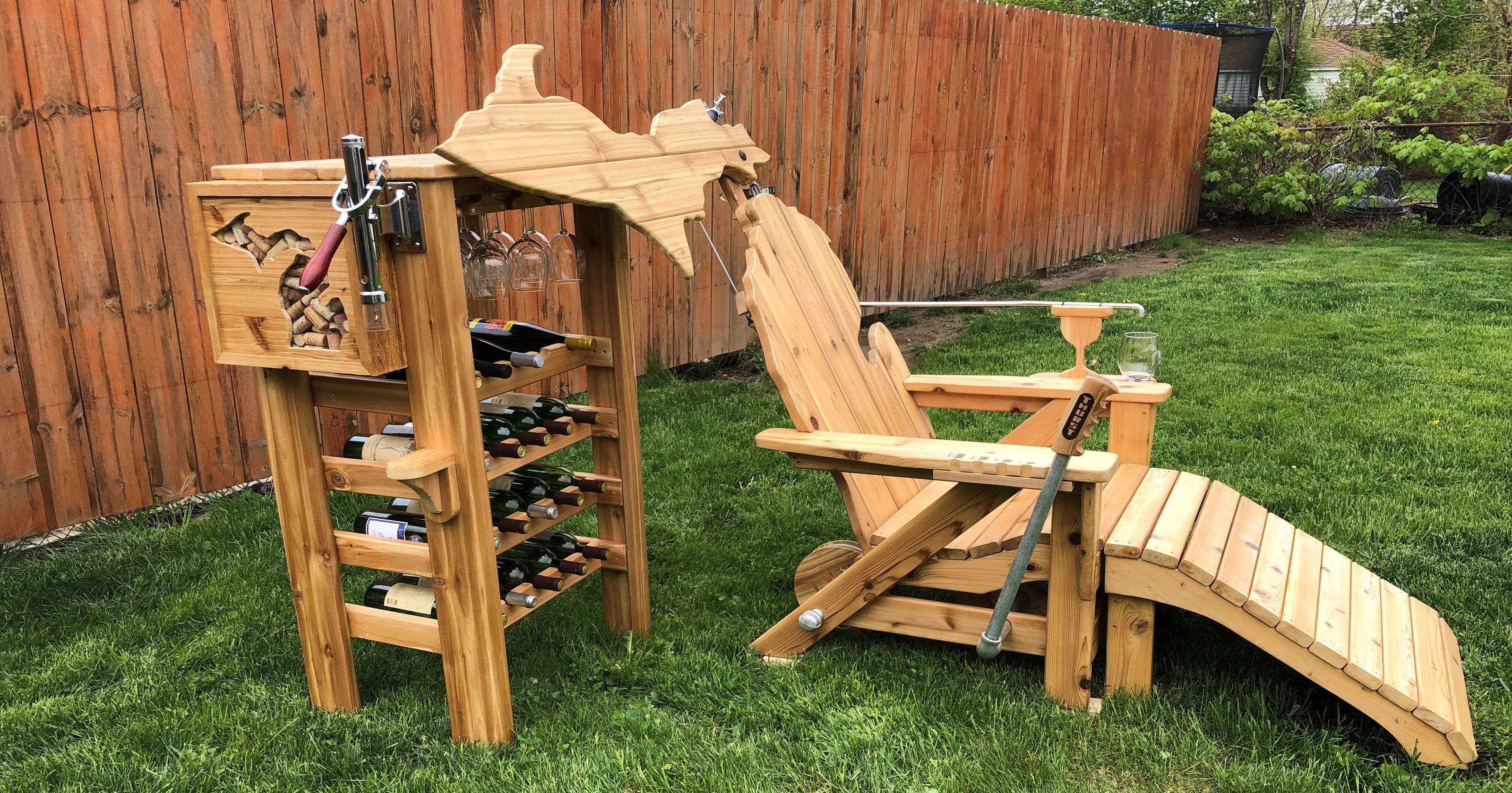 This Michigan lawn chair will pour you wine This Michigan lawn chair will pour you wine