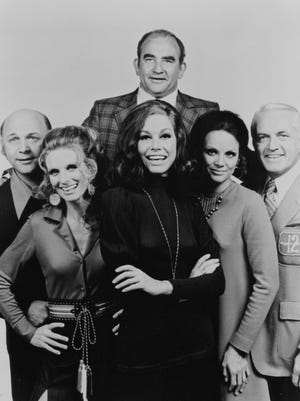 Mary Tyler Moore Porn Comics - 10 actors who played one character on multiple TV shows