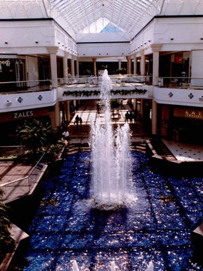 Center court of the Irondequoit Mall in 1992.