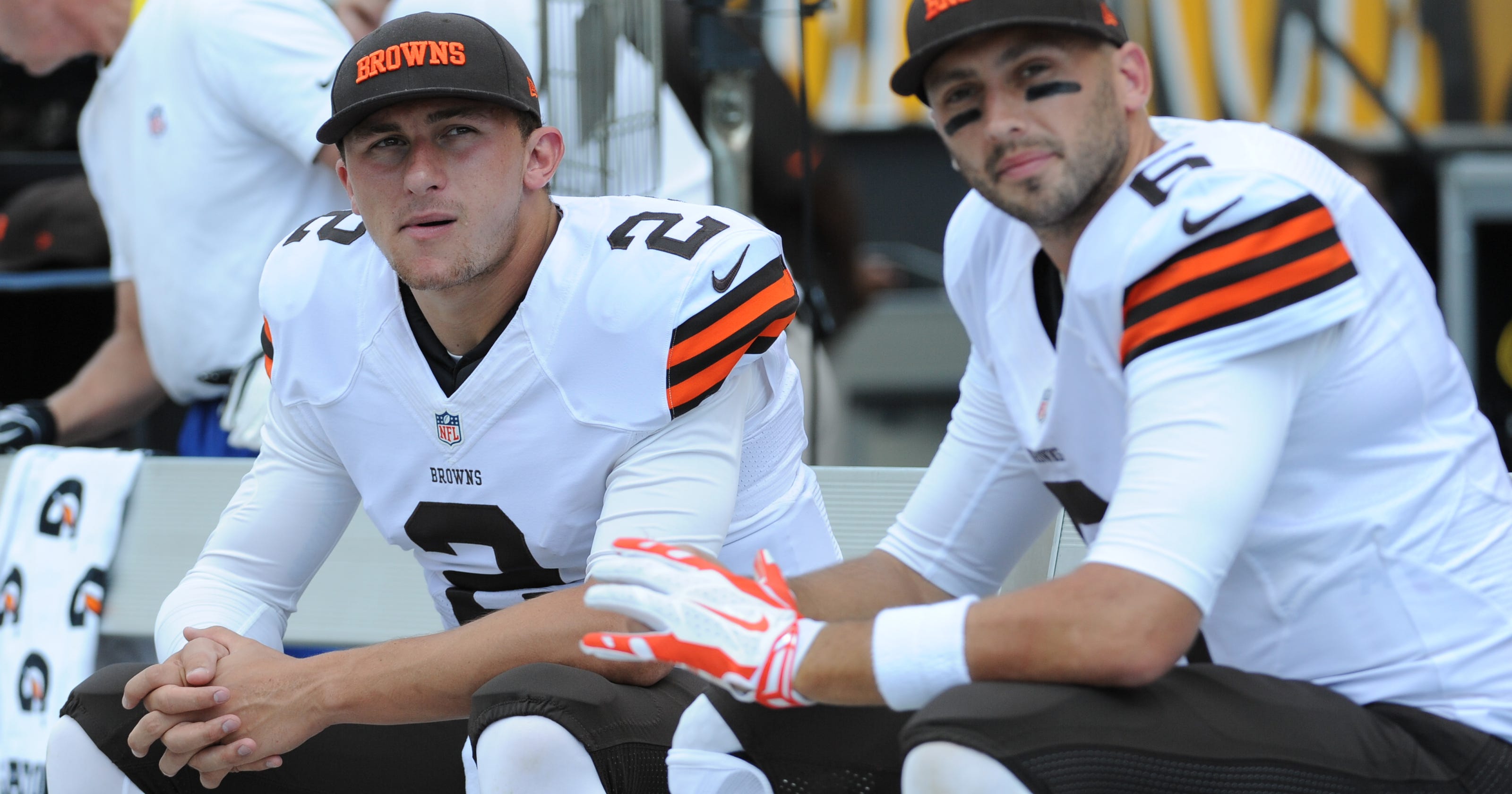 Browns' starting QB keeps backup at bay for this week