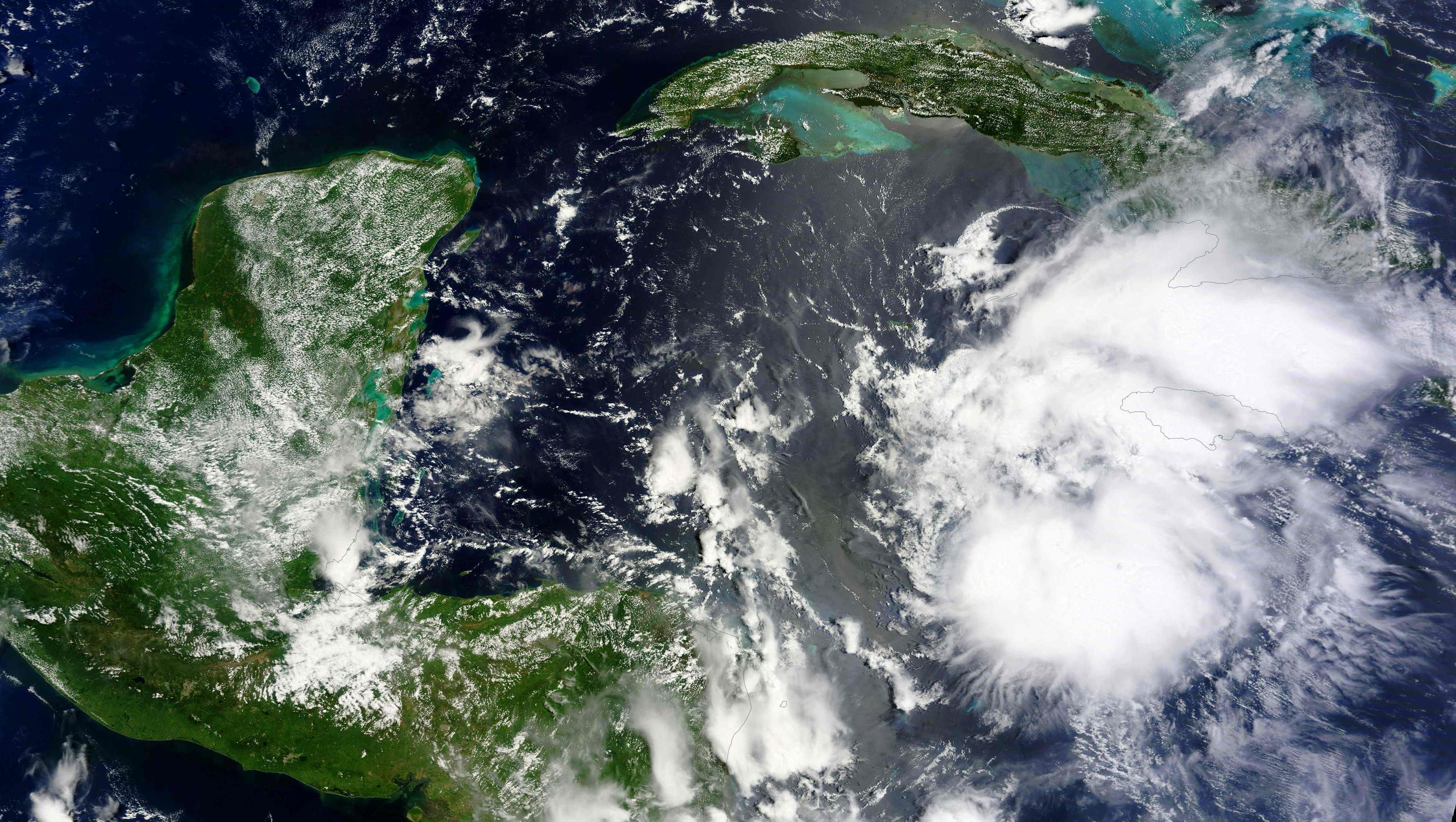 Earl upgraded to hurricane, expected to hit Belize
