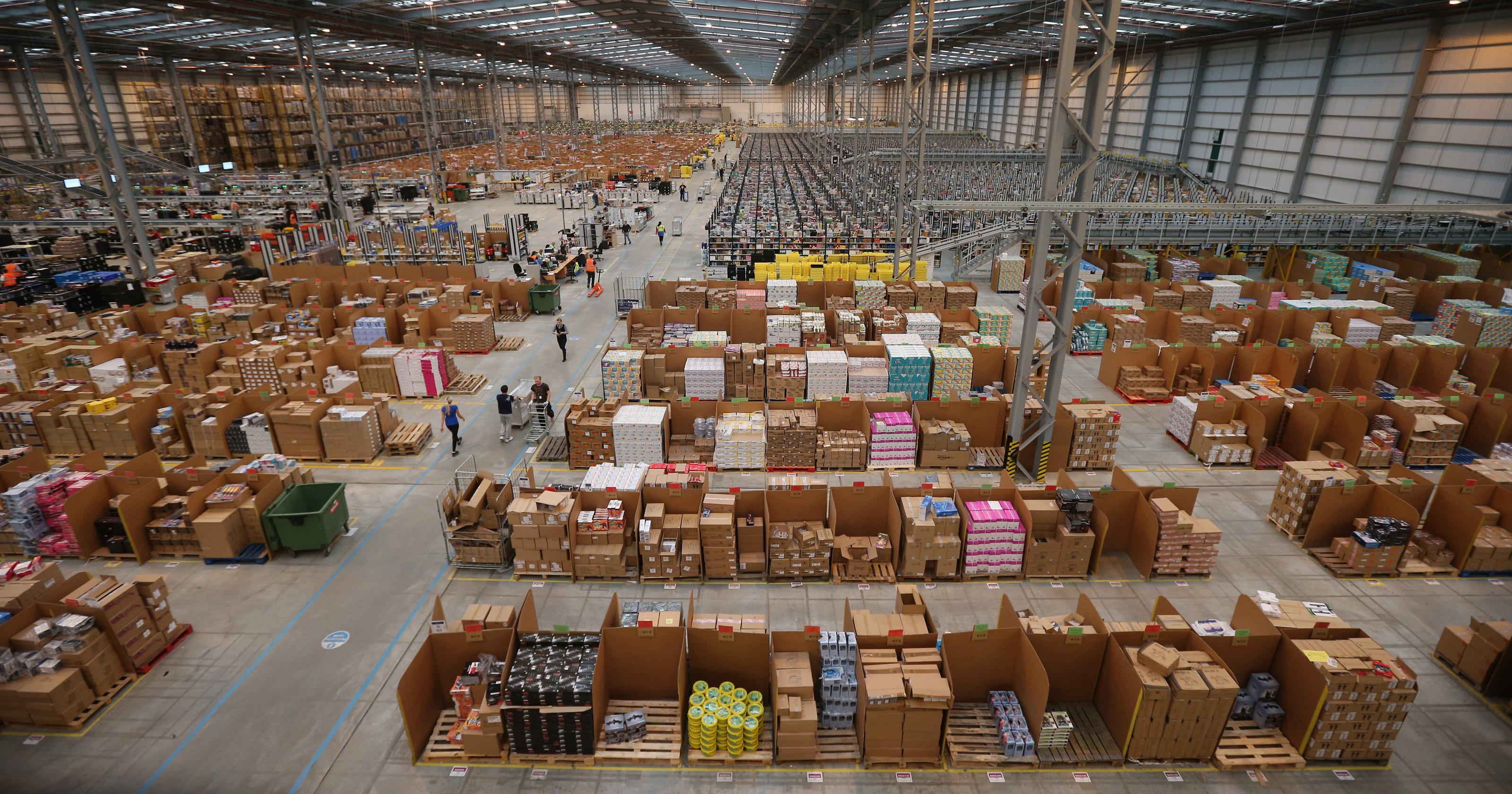 Temporary worker dies at Amazon facility