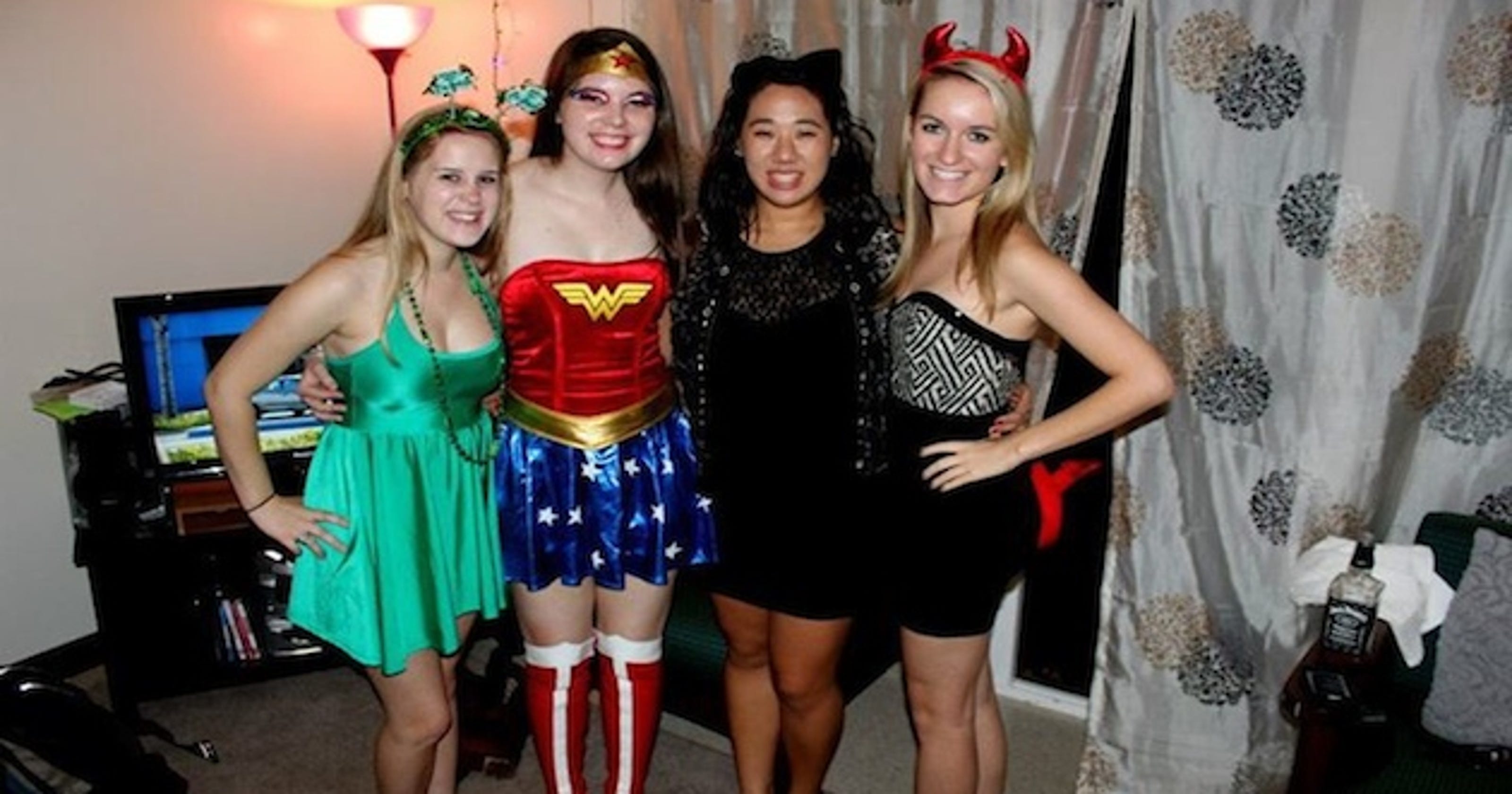 11 cheap, DIY Halloween costume ideas for college students