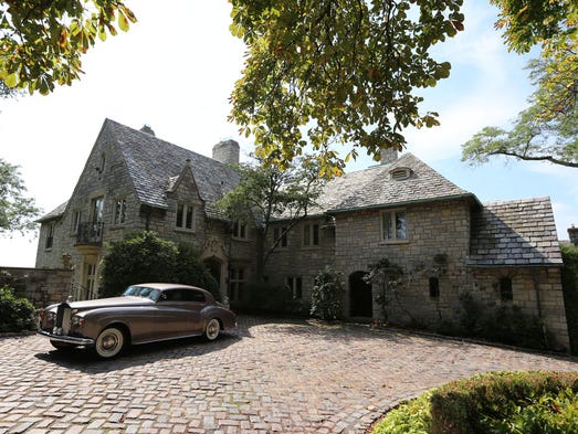 Grosse Pointe Farms mansion comes with Rolls Royce