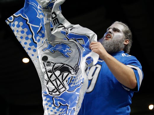 Detroit Lions Kennard Gets Nfl Star Money Still Drives Kia - 